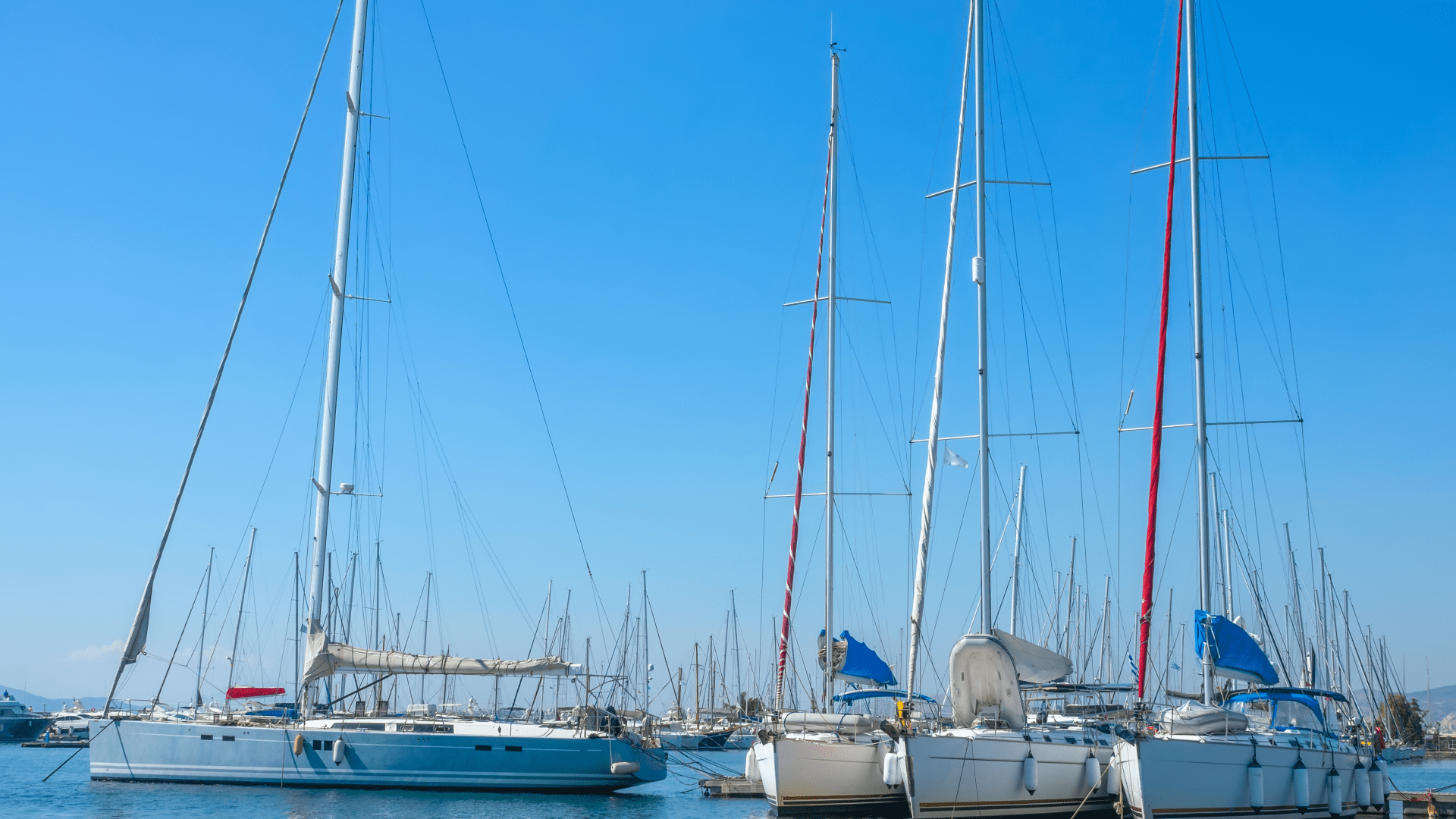 Sailing-yachts-in-the-marina-1092982